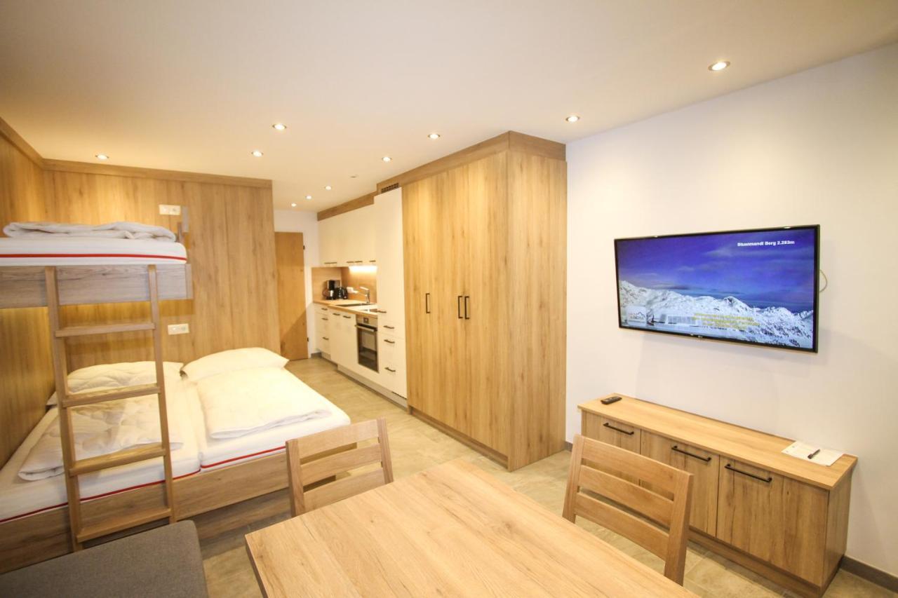 62 - 30 Apartment *